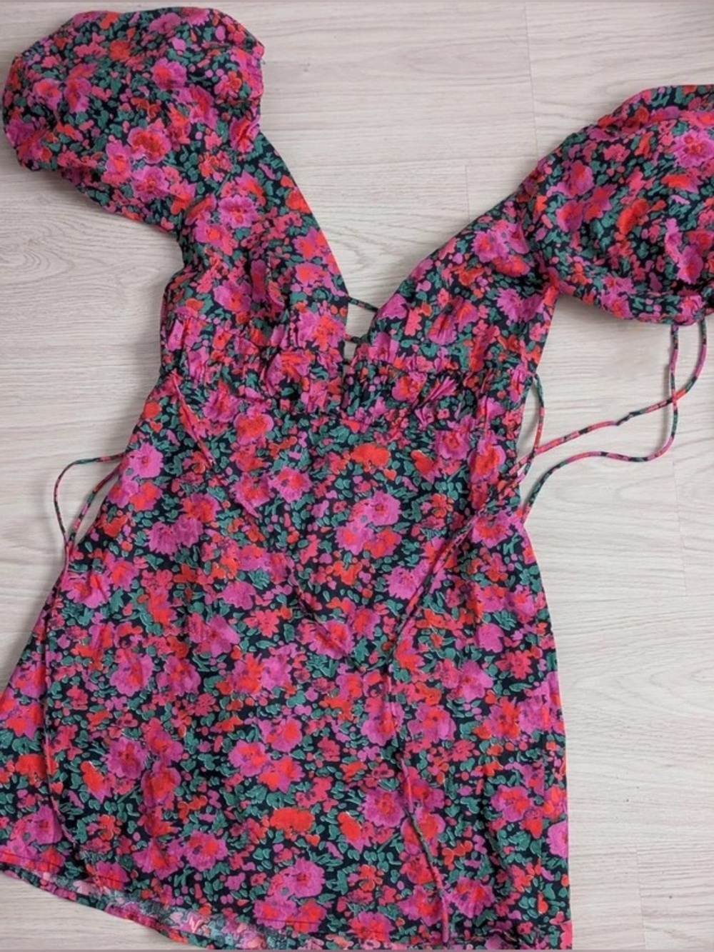Hello Molly Lucky Charms Floral Backless Puff-Sleeve Mini Dress - Picture 3 of 7